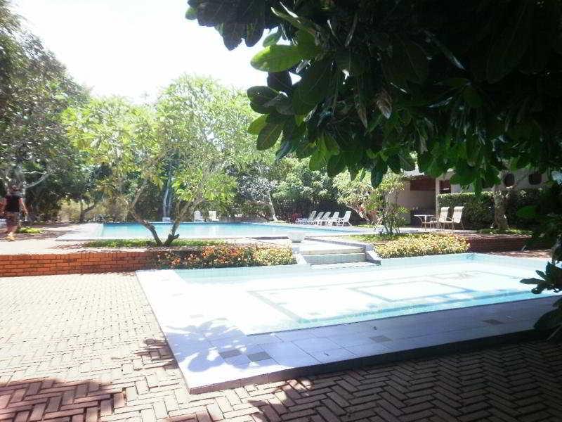 Peacock Beach Hotel Hambantota Dış mekan fotoğraf