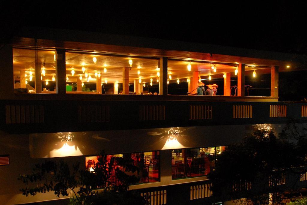 Peacock Beach Hotel Hambantota Dış mekan fotoğraf