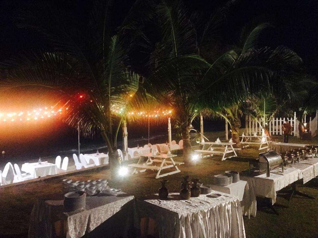 Peacock Beach Hotel Hambantota Dış mekan fotoğraf